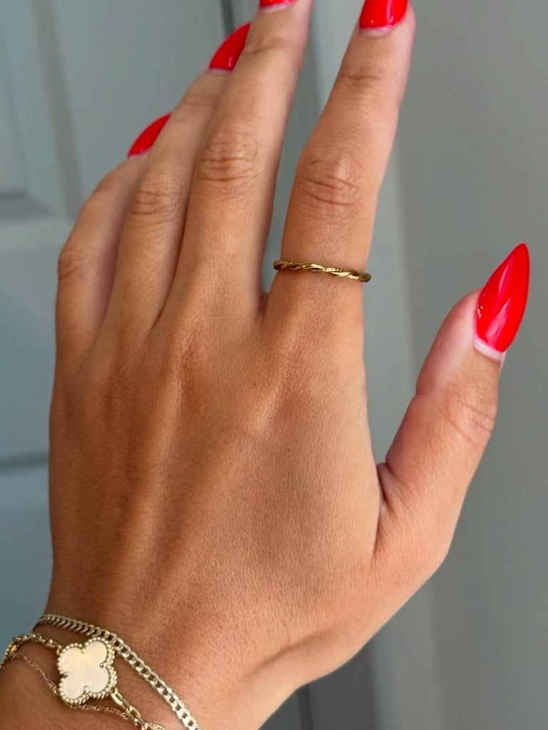 Lilly Ring