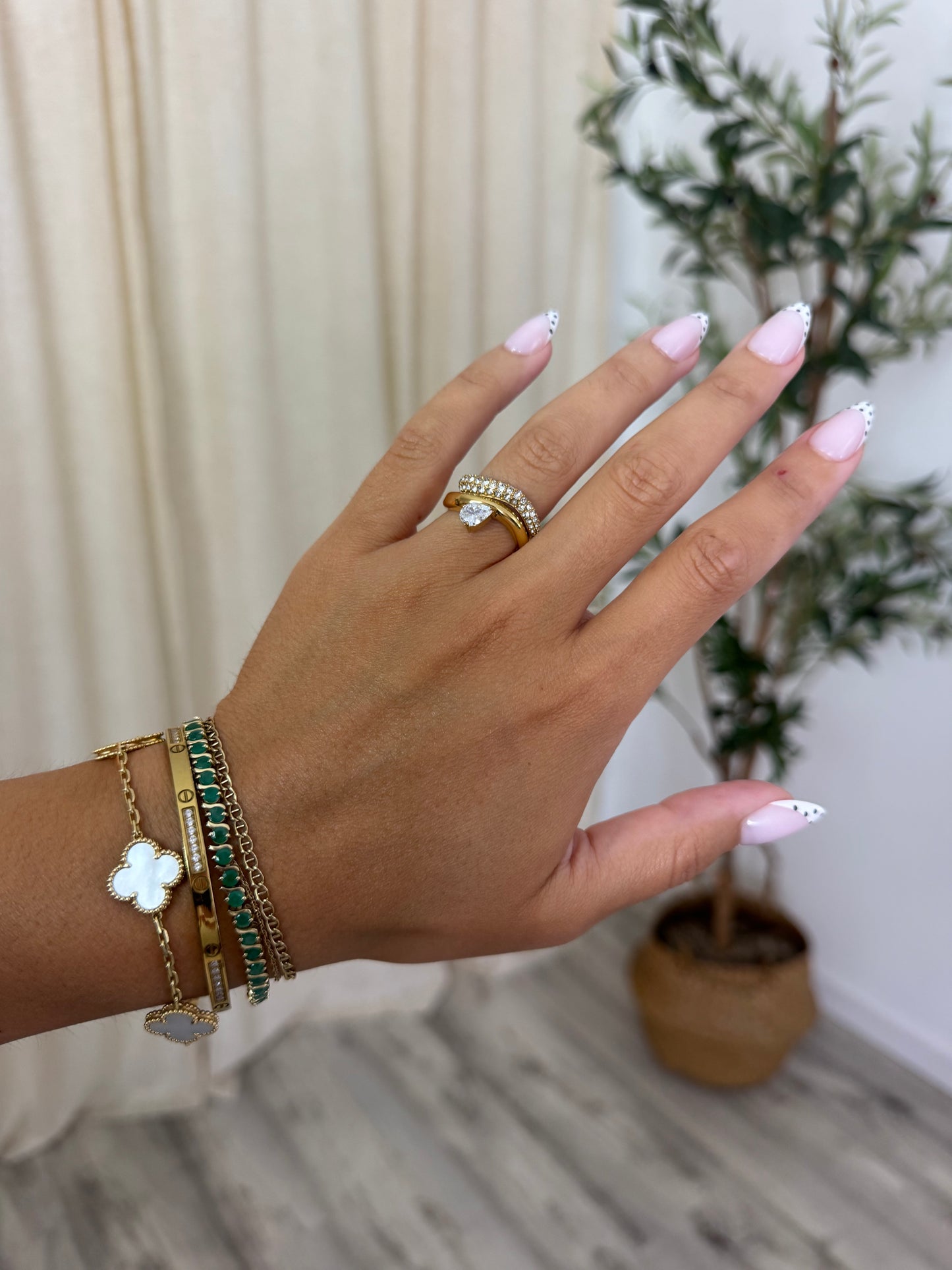 Dia Ring