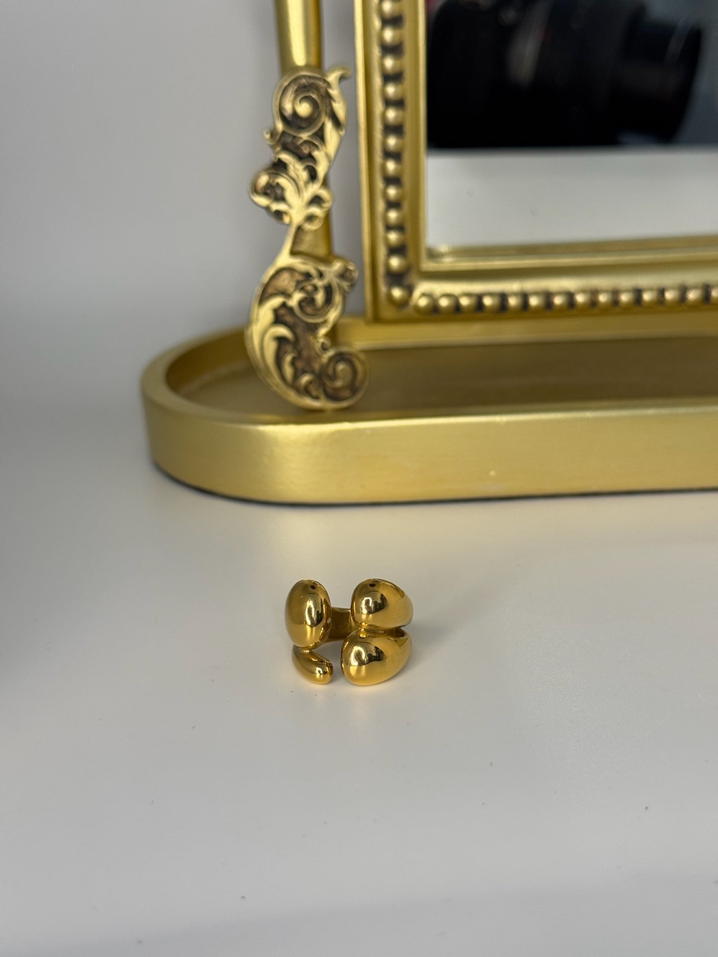 Genny Ring