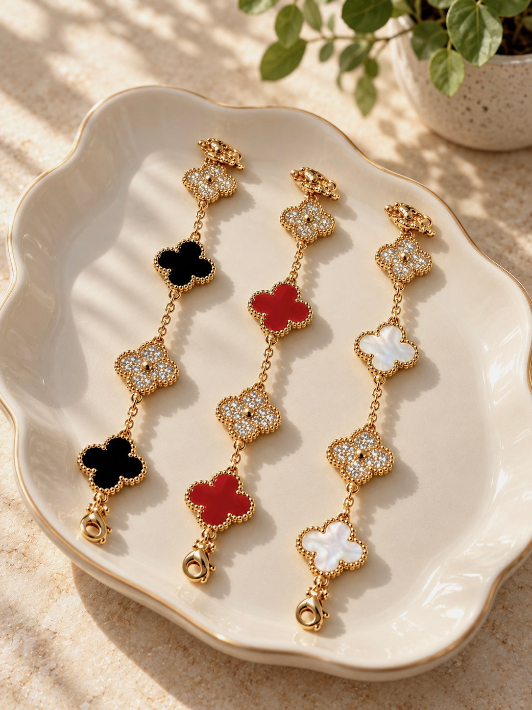 Dazzle Clover Bracelet