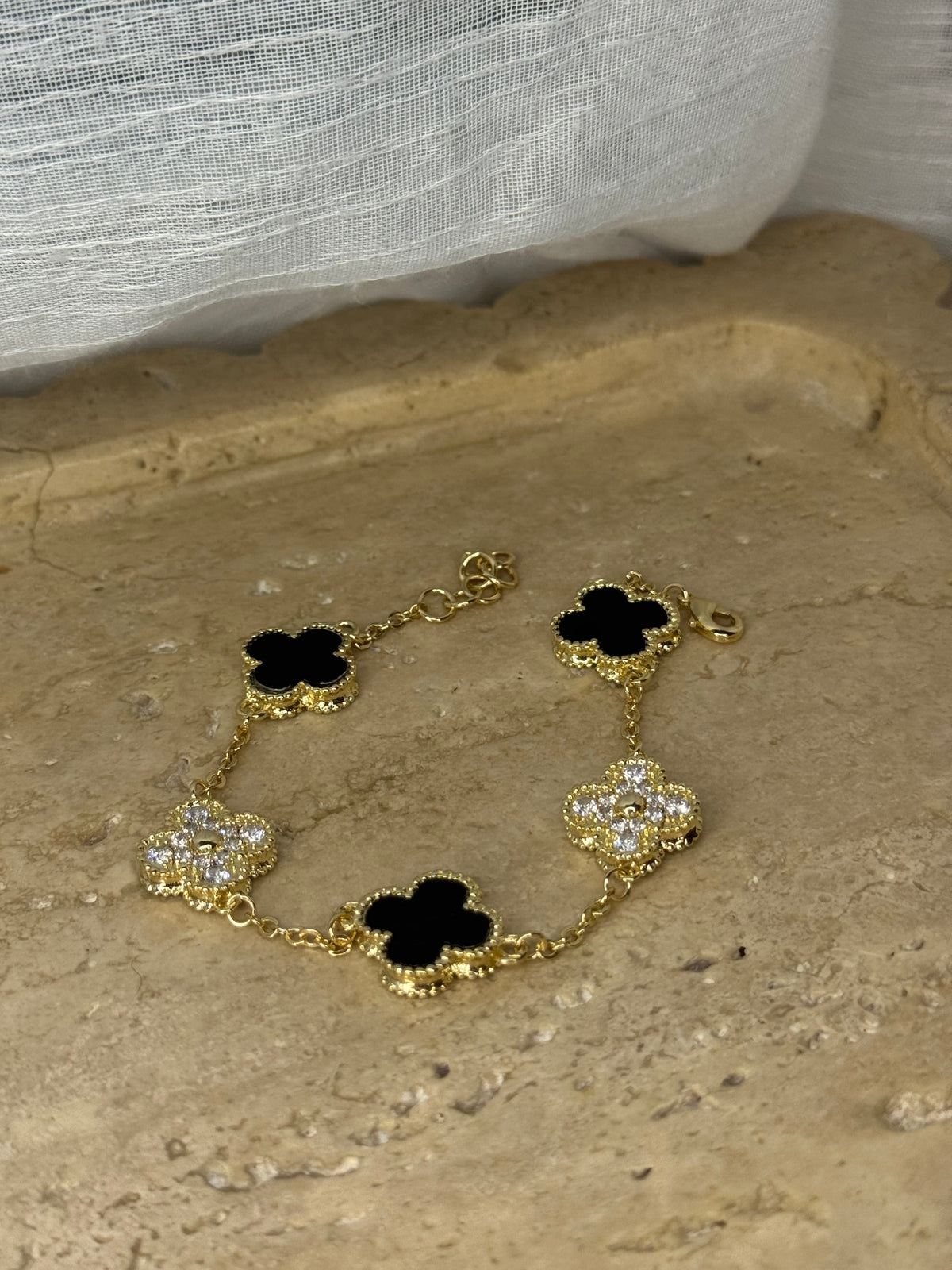 Dazzle Clover Bracelet
