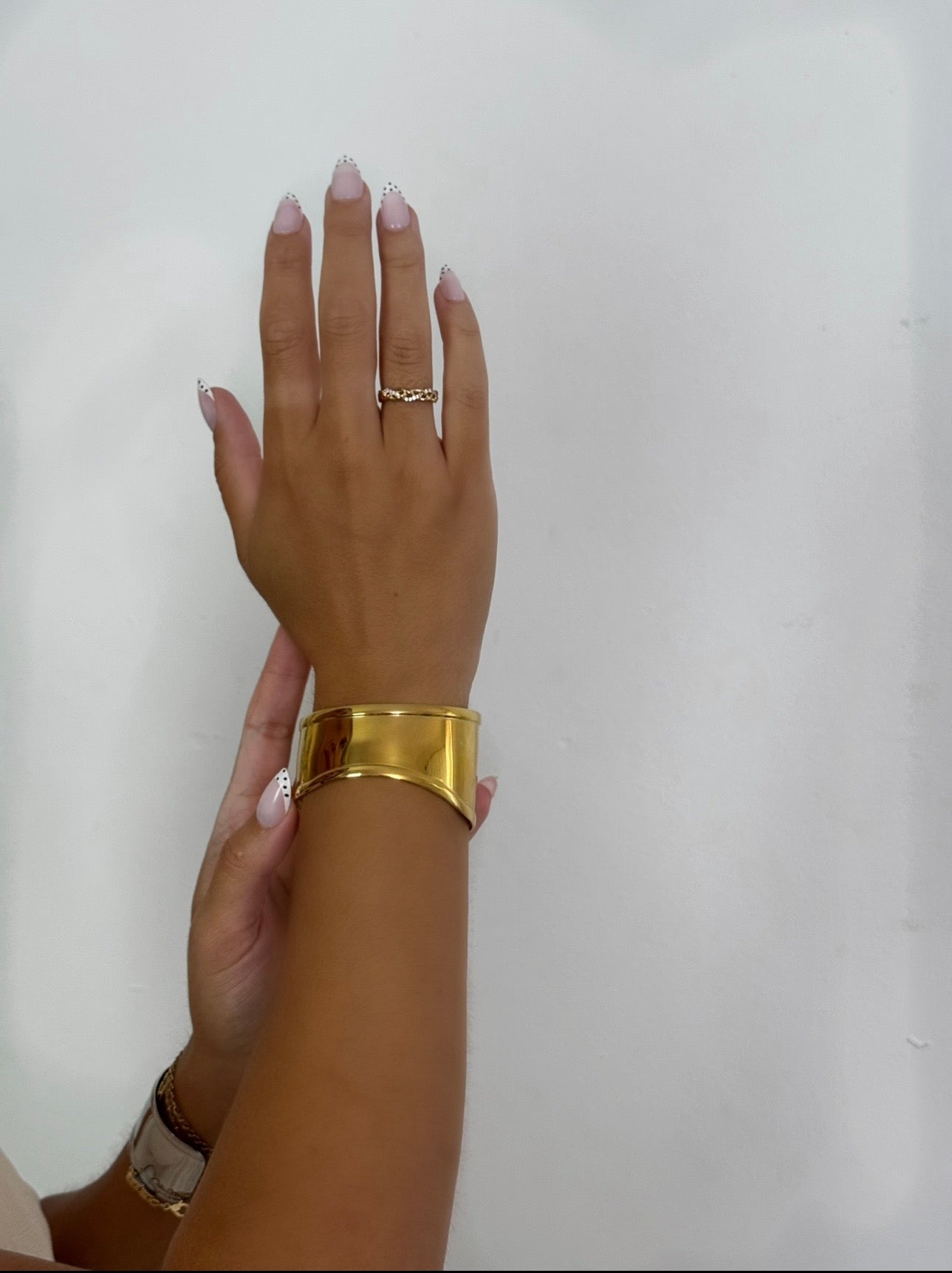 Twist band